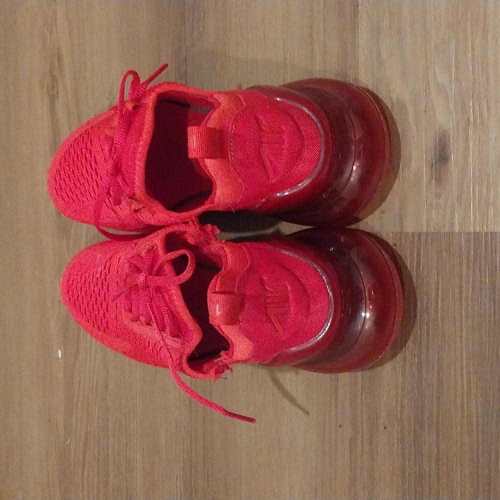 Nike Air Max 270 Bright Red Athletic Shoes - Picture 2 of 4
